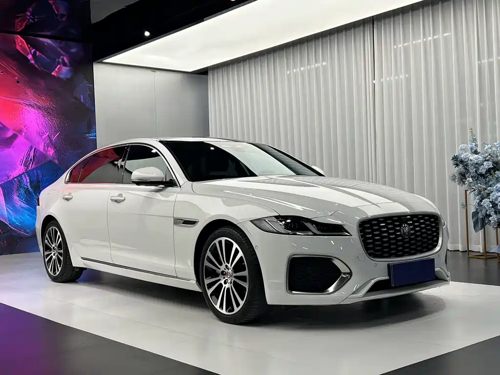 Jaguar XFL 2021 — фото 3