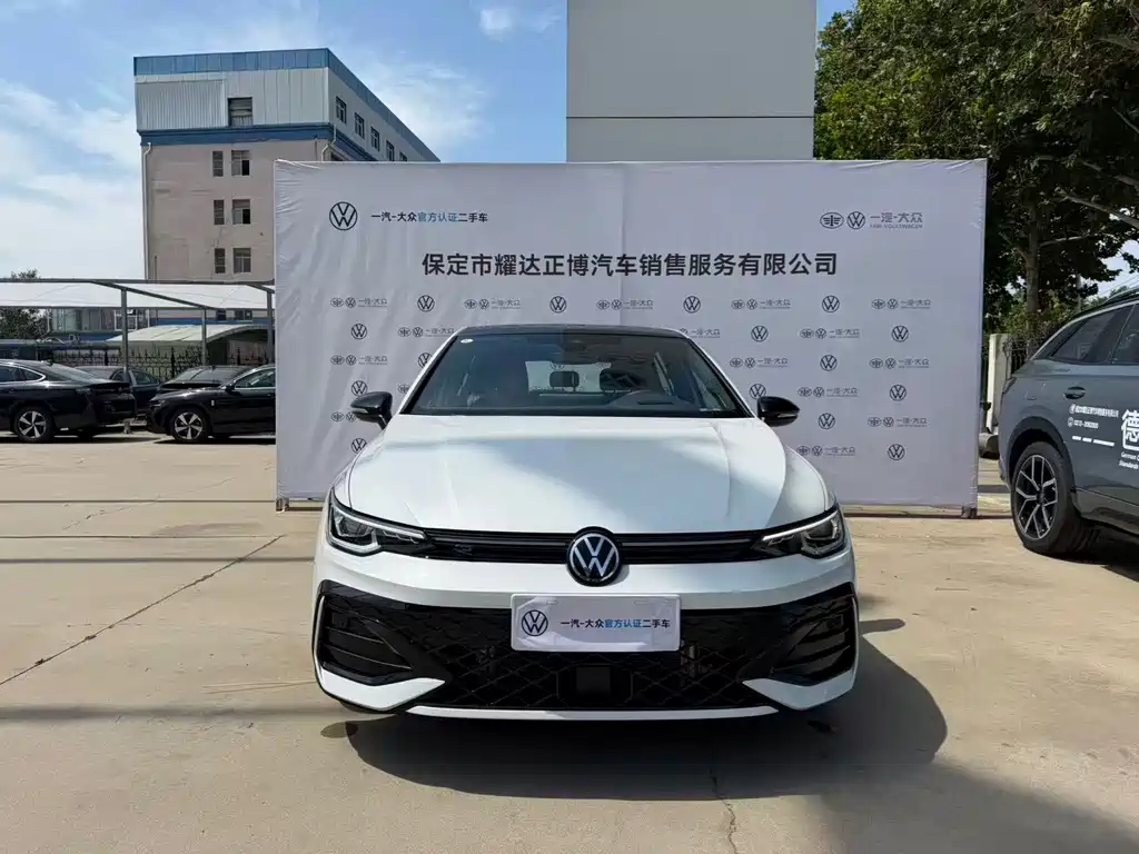 Volkswagen Golf 2025