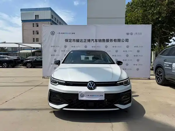 Volkswagen Golf 2025