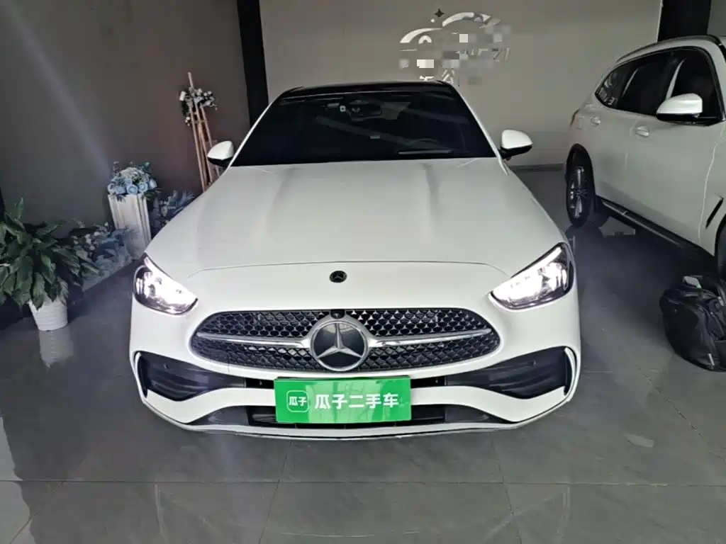 Mercedes-Benz C-Class 2024