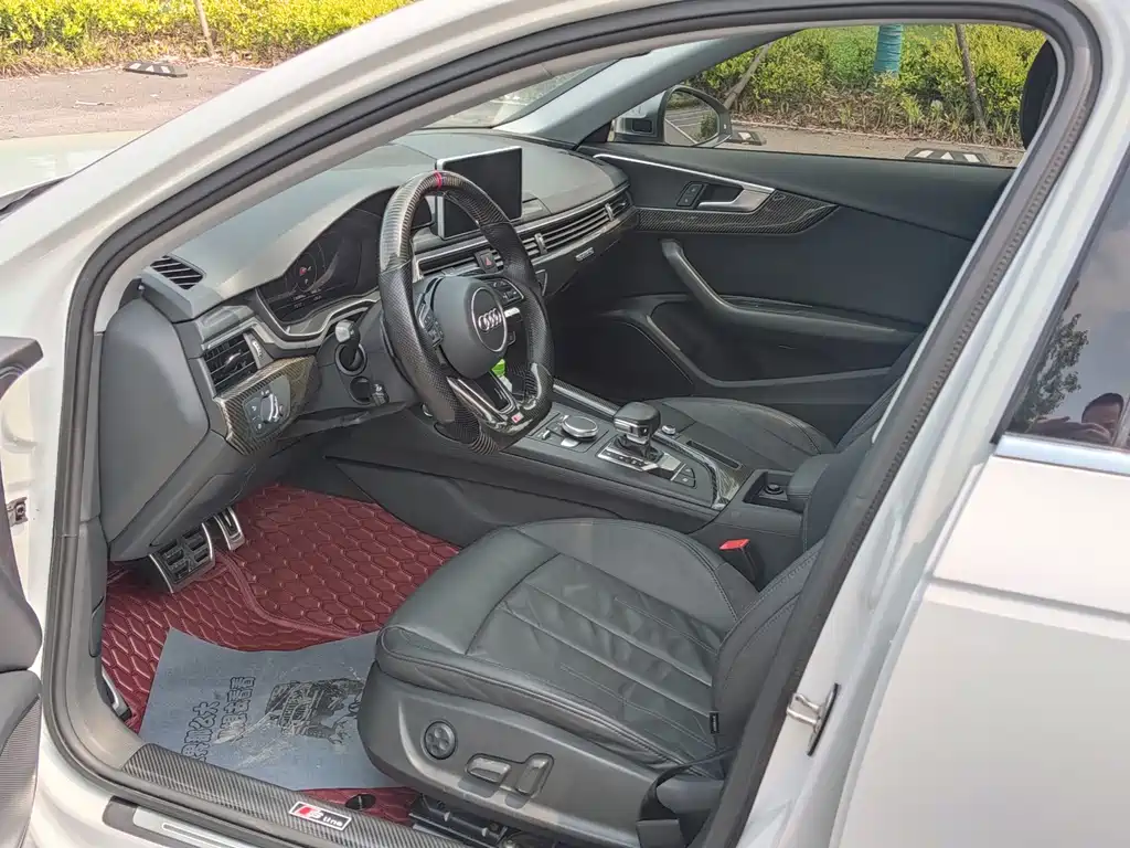 Audi A4L 2019