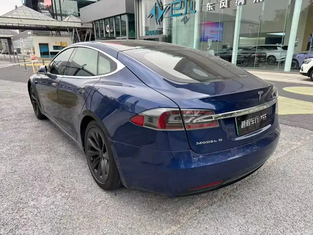 Tesla Model S 2017 — фото 3