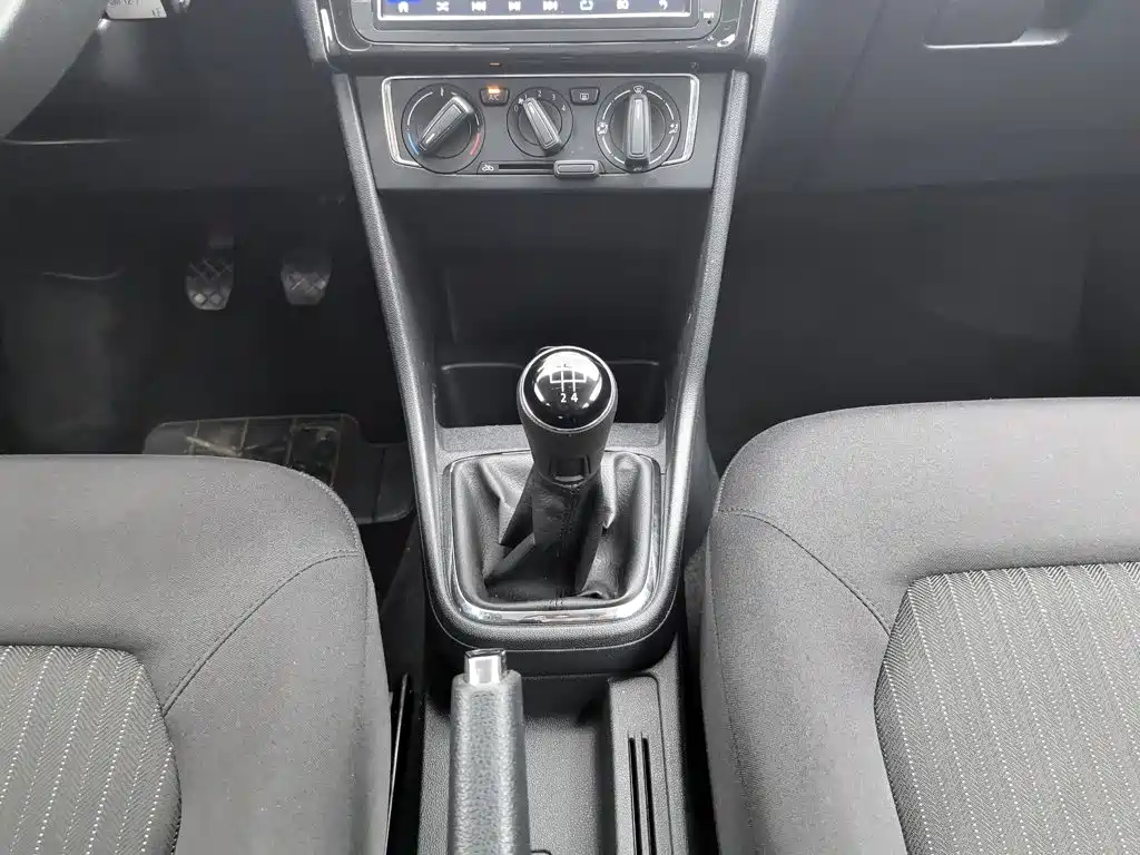 Volkswagen Jetta 2015 — фото 13