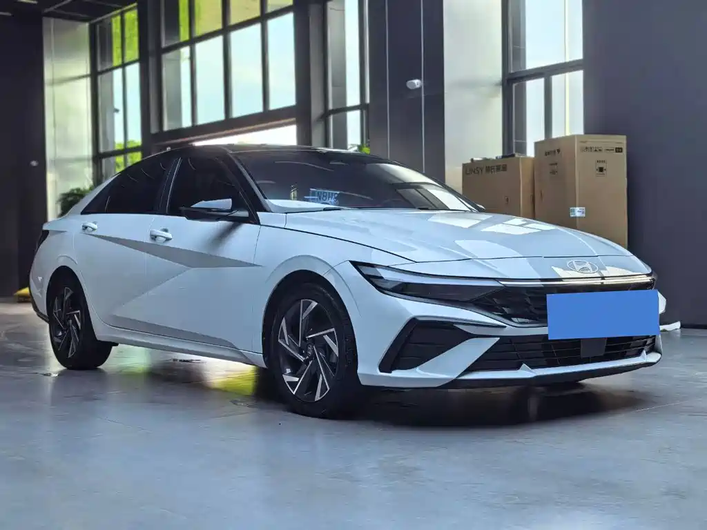 Hyundai Elantra 2023