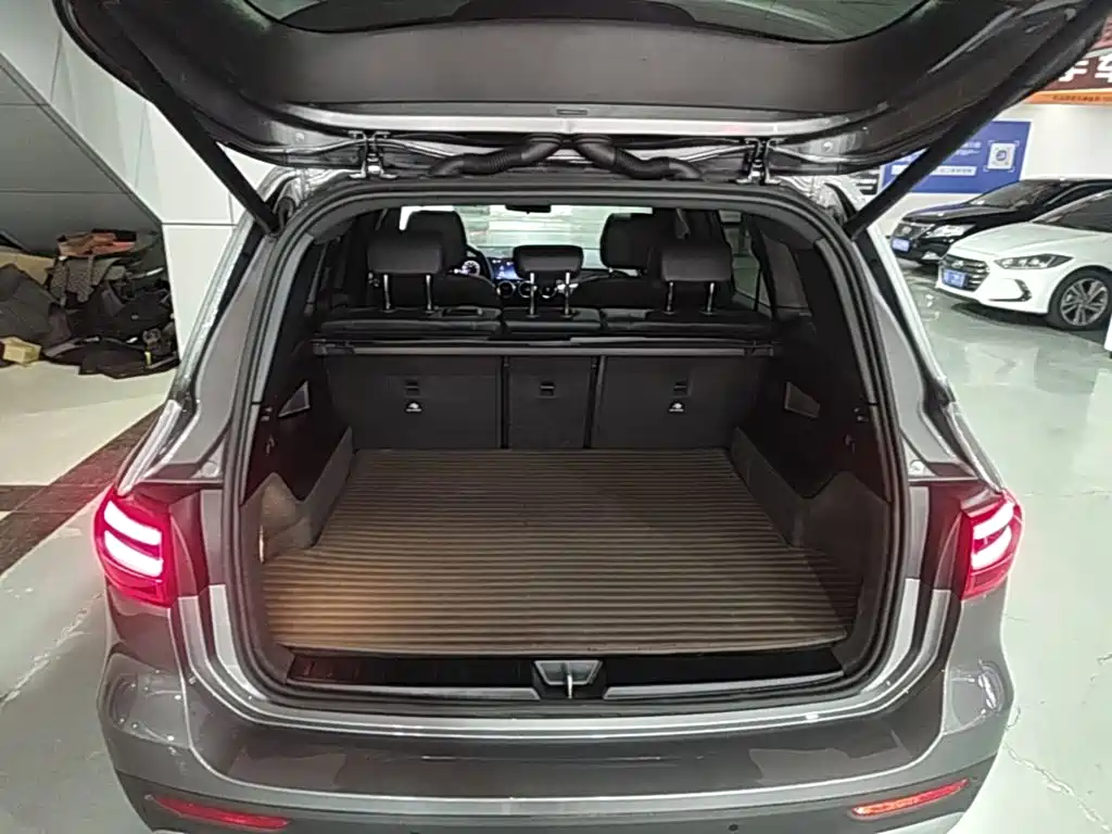 Mercedes-Benz GLB 2025 — фото 19