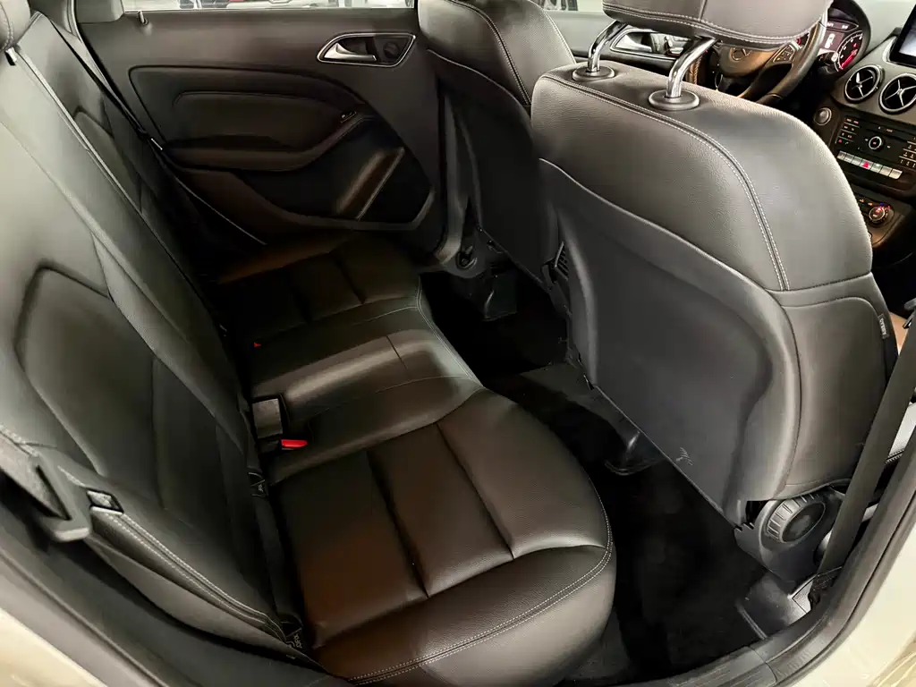 Mercedes-Benz B-Class 2016 — фото 12
