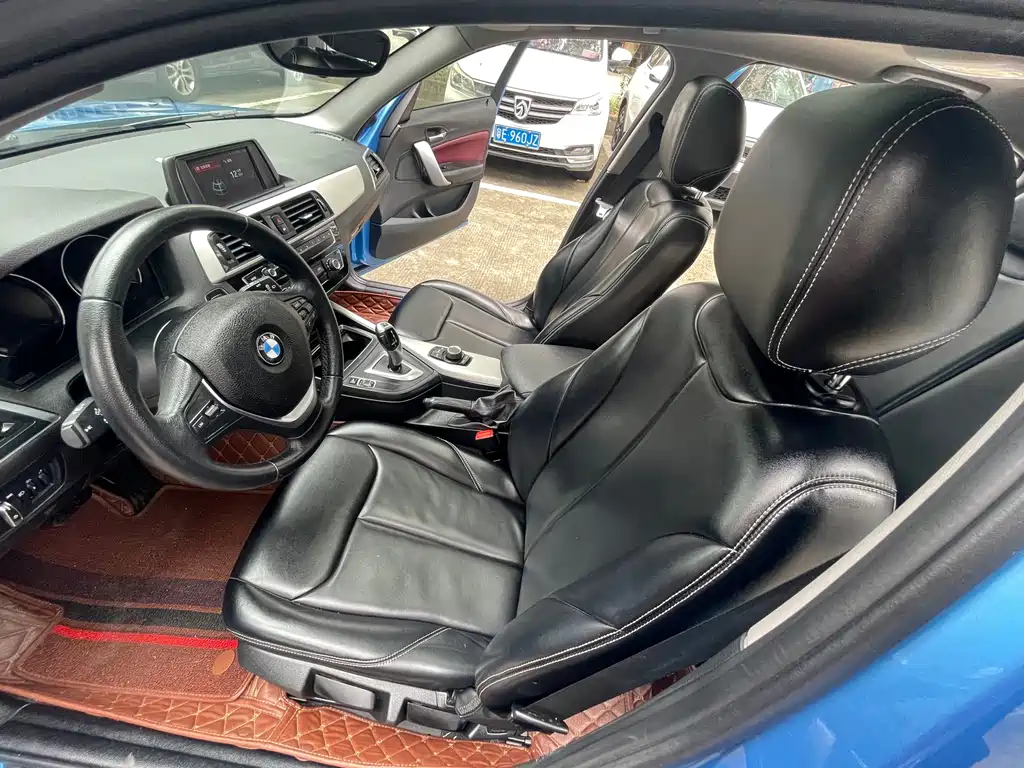 BMW 1 Series 2019 — фото 27