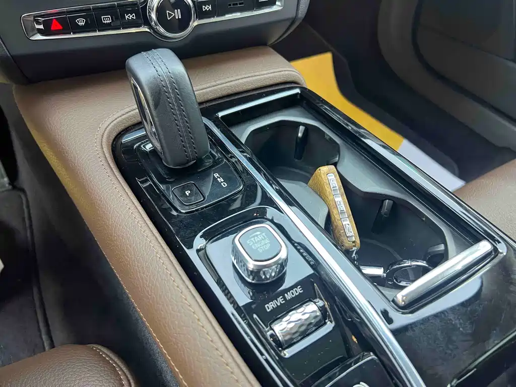 Volvo S90 PHEV 2020 — фото 14