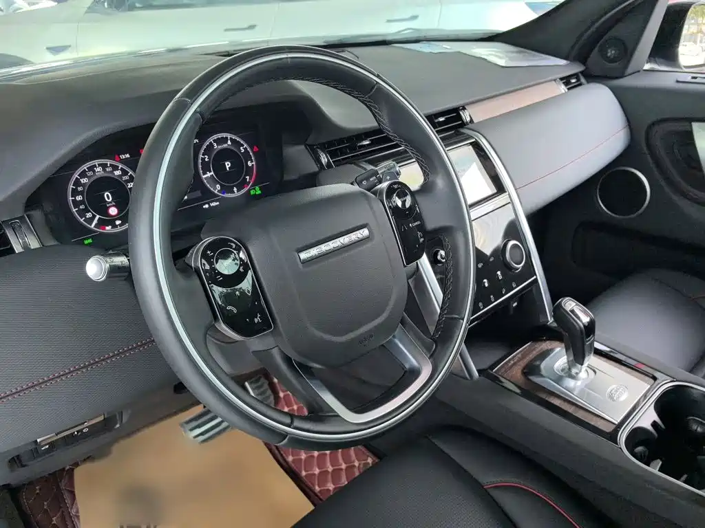 Land Rover Discovery Sport 2020 — фото 12