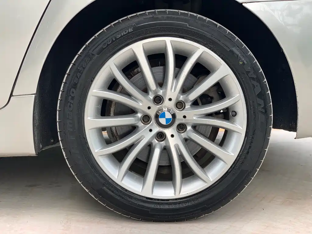 BMW 5 Series 2014 — фото 14