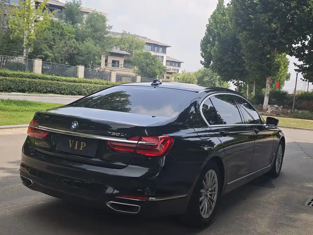 BMW 7 Series 2018 — фото 11