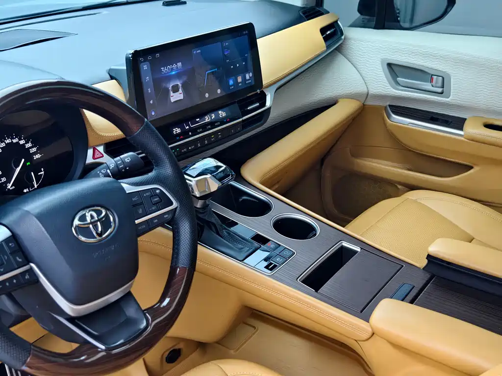 Toyota Sienna 2023 — фото 10
