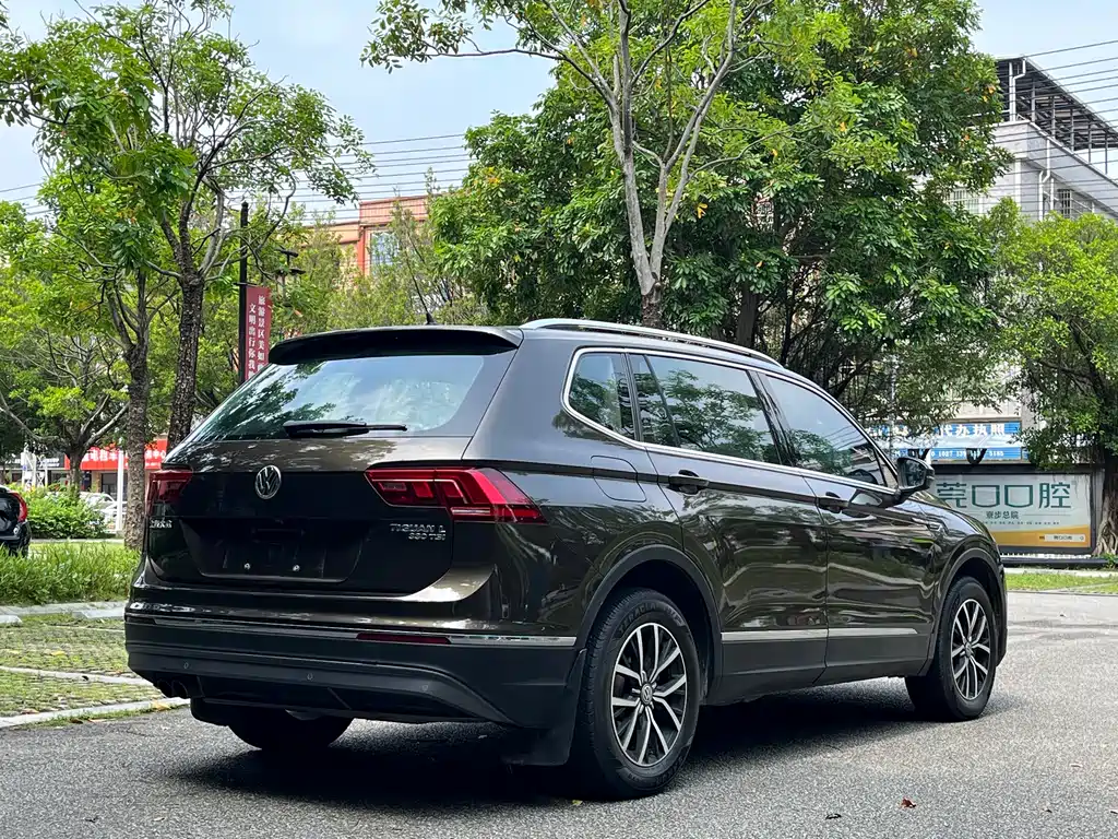 Volkswagen Tiguan L 2018 — фото 6