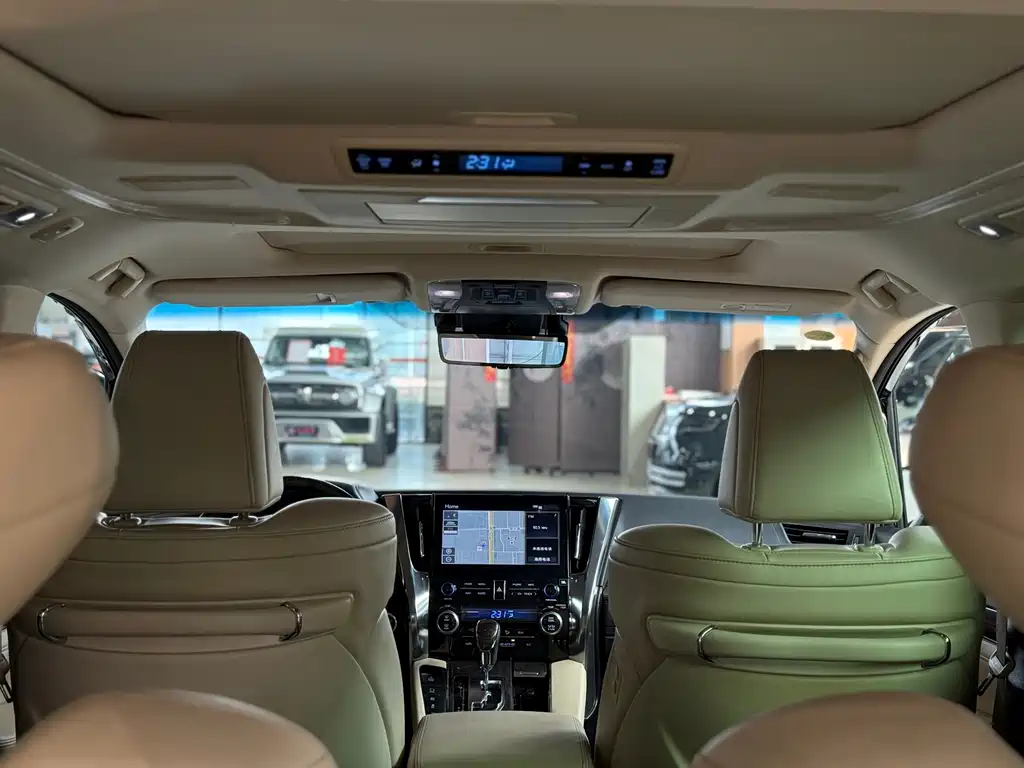 Toyota Alphard 2020 — фото 21