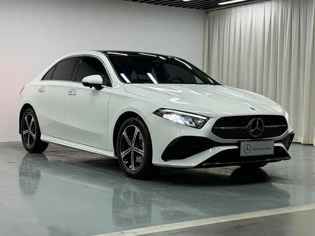 Mercedes-Benz A-Class 2024 — фото 2