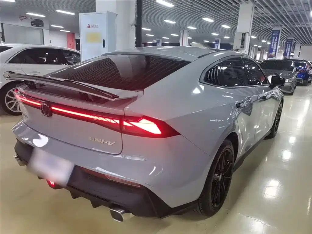 Changan UNI-V 2023 — фото 7