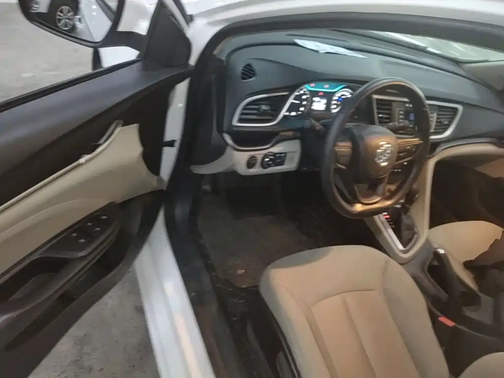 Buick Excelle GT 2017 — фото 16