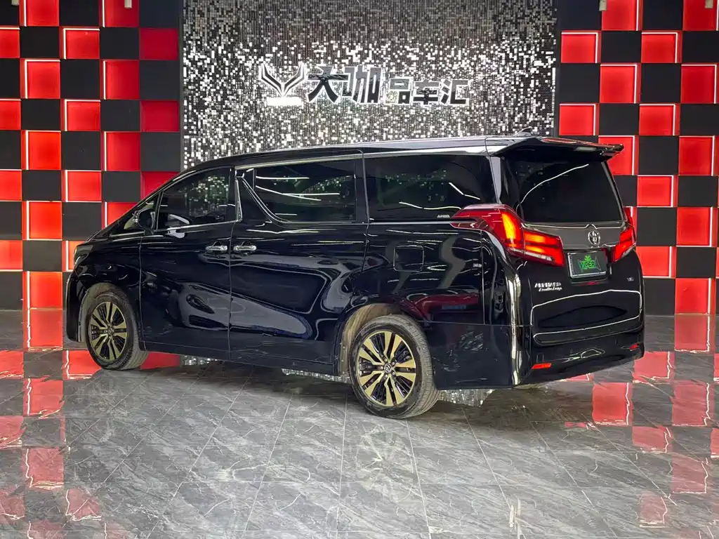 Toyota Alphard 2020 — фото 4