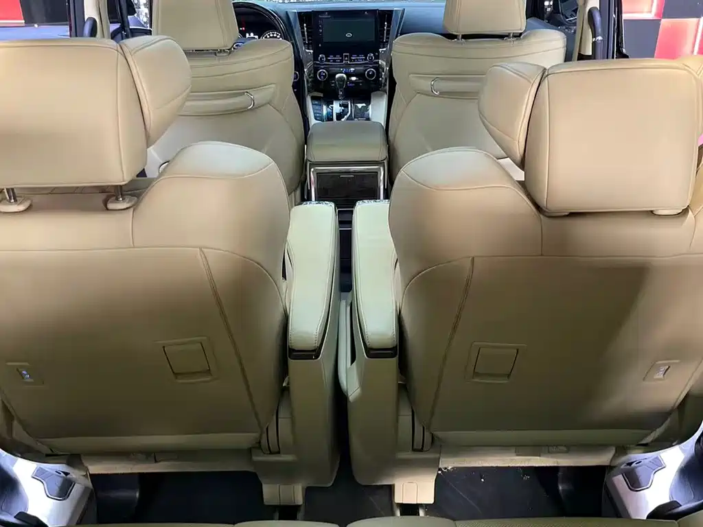 Toyota Alphard 2020 — фото 18