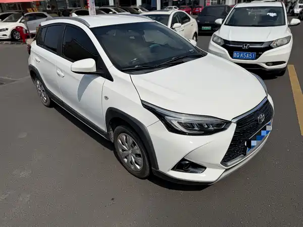 Toyota Yaris L 2022