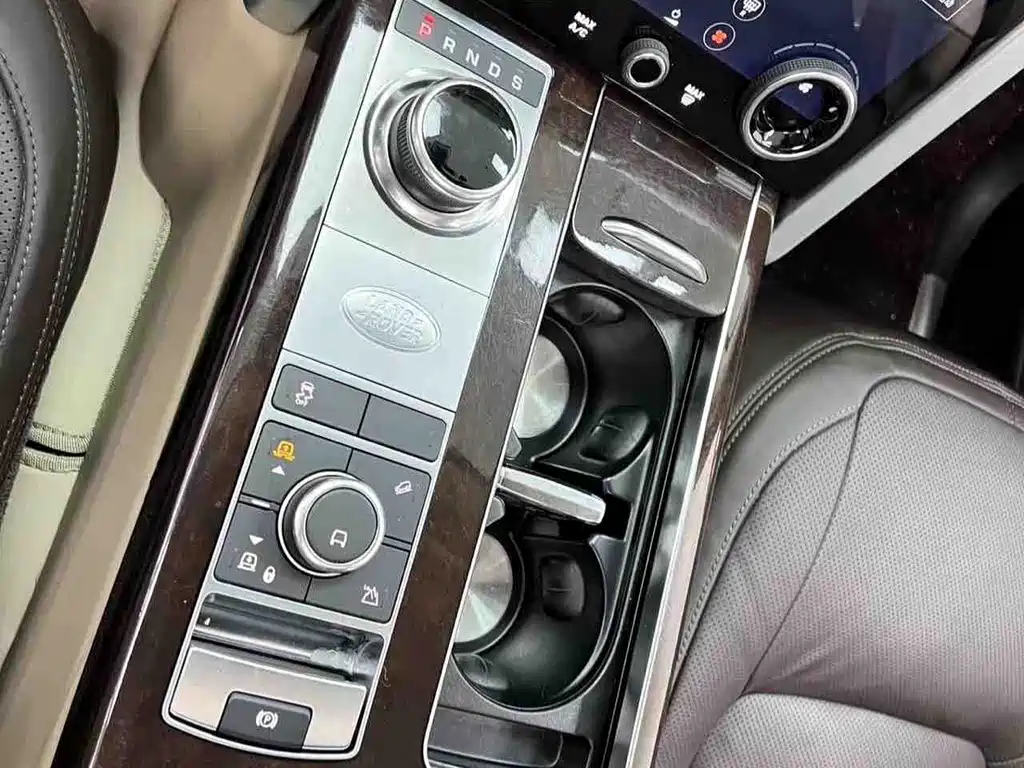 Land Rover Range Rover 2022 — фото 22