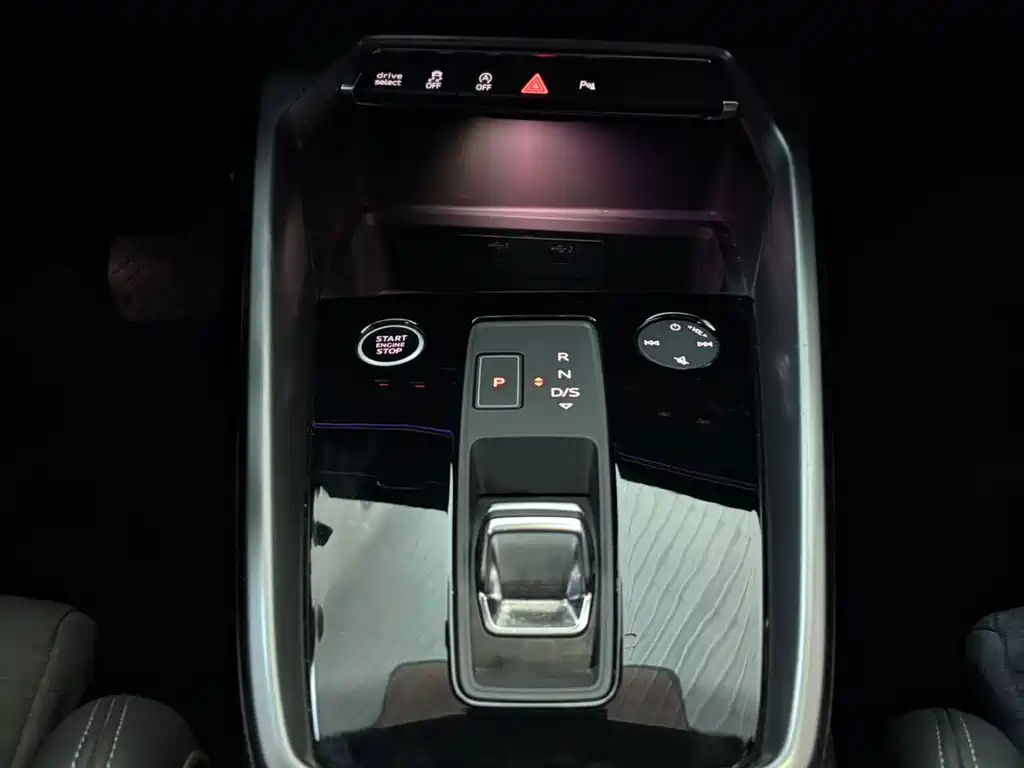 Audi A3 2023 — фото 16