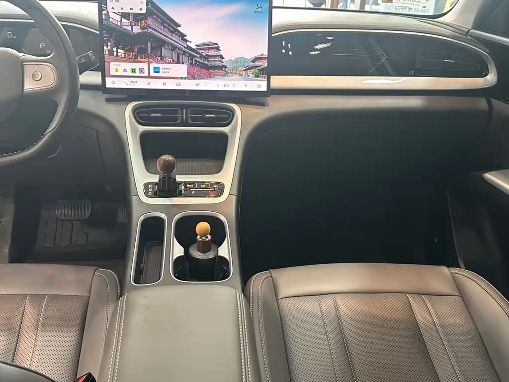 Geely Galaxy Starwish 2025 — фото 10