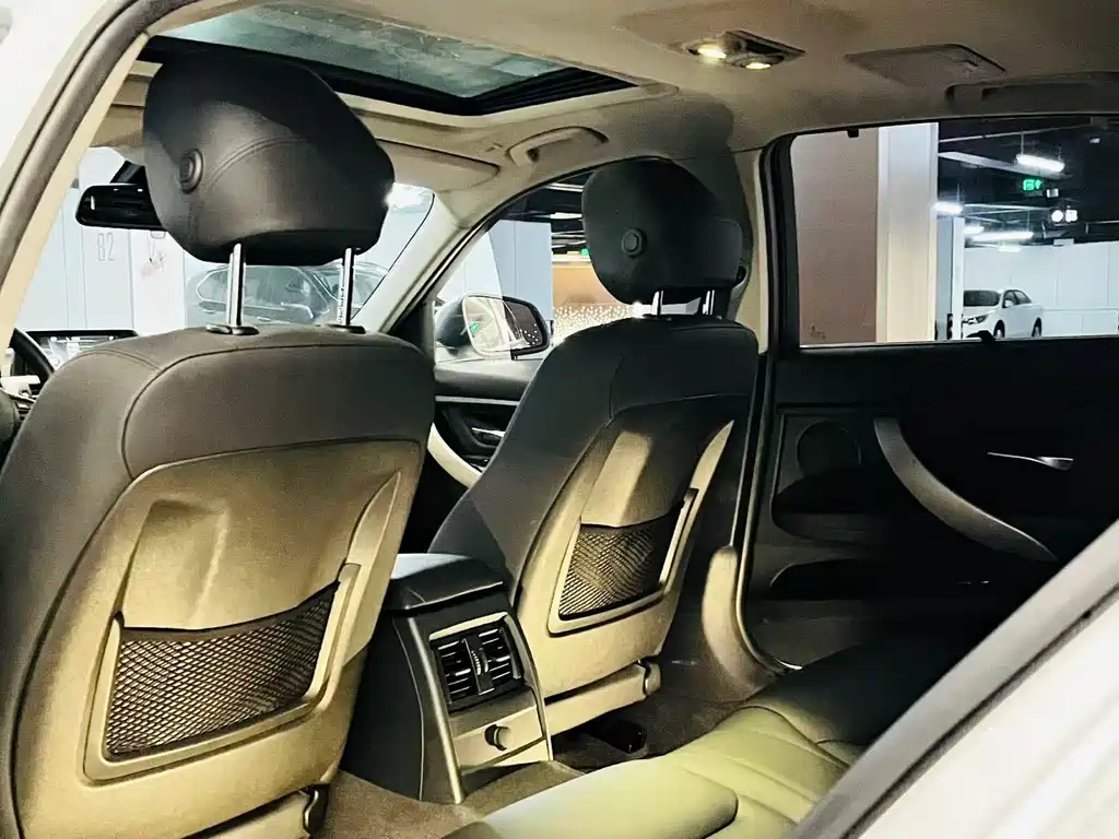 BMW 3 Series 2015 — фото 15
