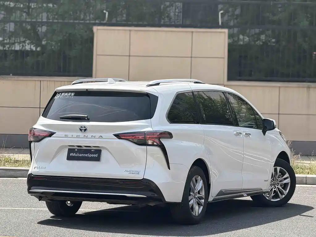 Toyota Sienna 2022 — фото 14