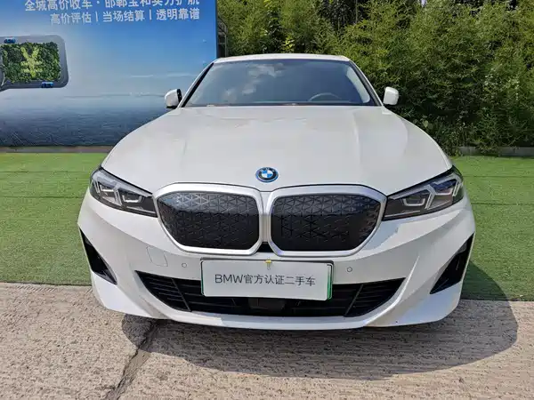BMW i3 2025