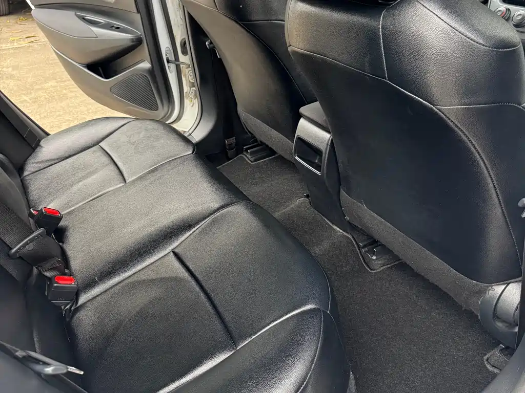 Toyota Corolla 2023 — фото 10