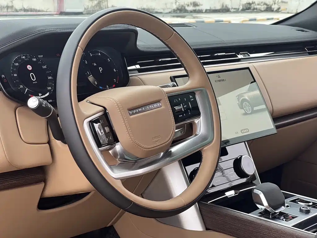 Land Rover Range Rover 2023 — фото 15