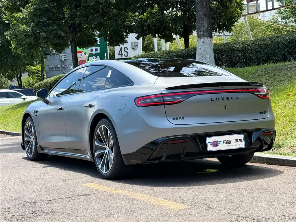 Luxeed Zhijie S7 2025