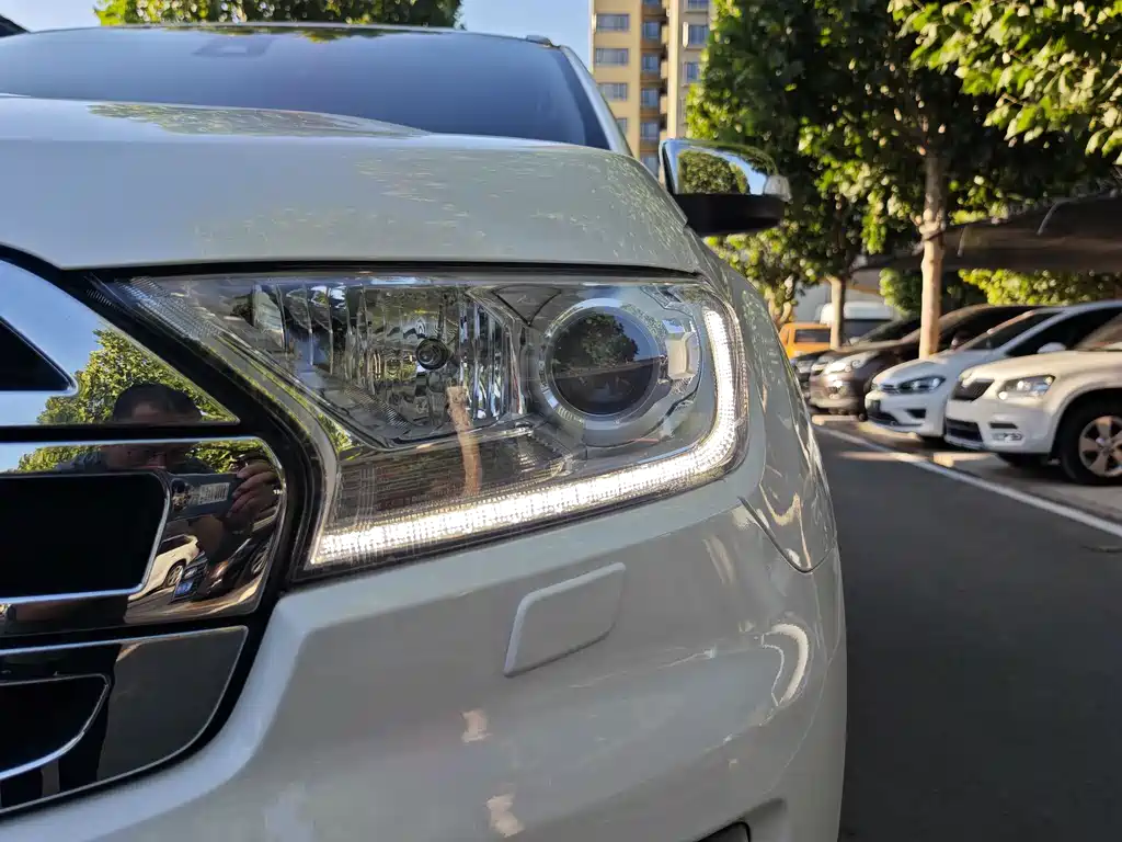 Ford Everest 2015 — фото 11