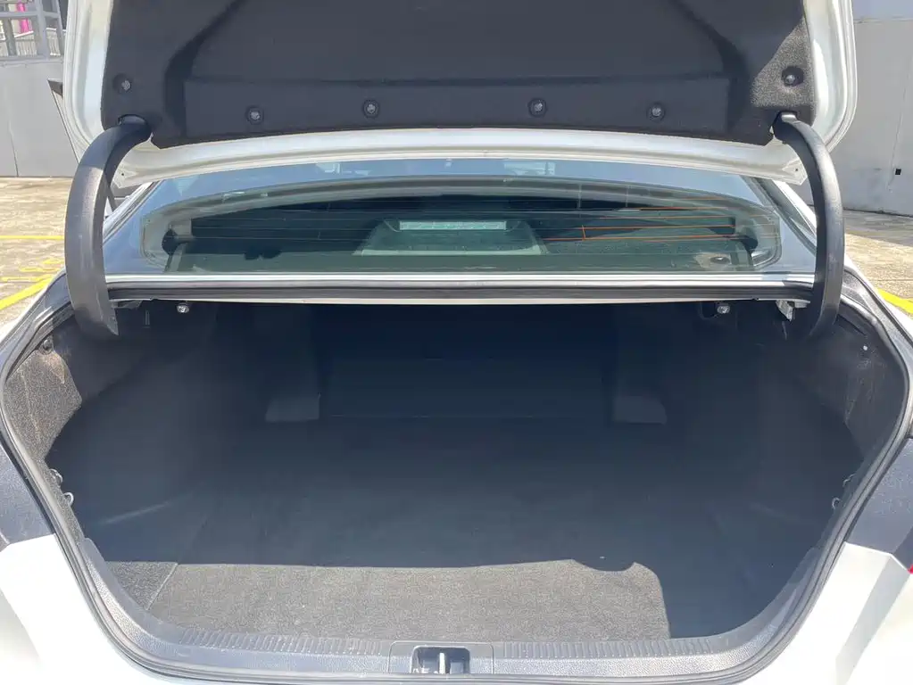 Toyota Camry 2023 — фото 26