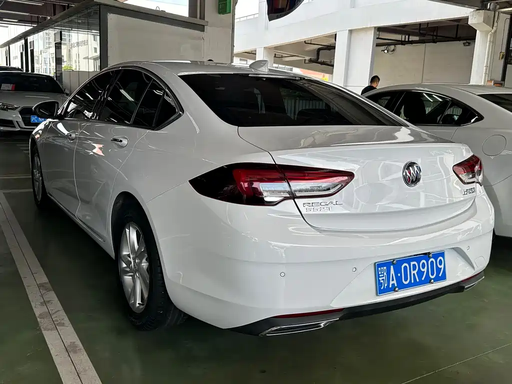 Buick Regal 2023 — фото 10