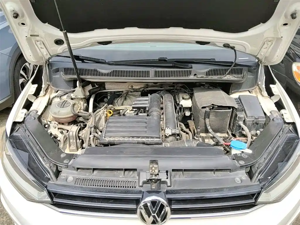 Volkswagen Touran 2017 — фото 20