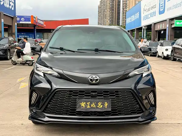 Toyota Granvia 2025