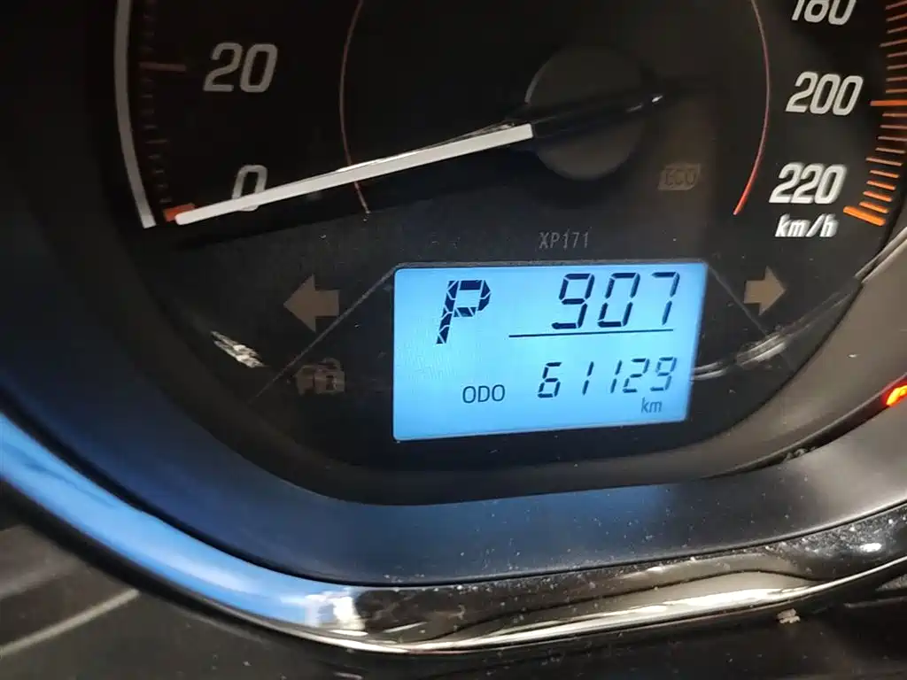 Toyota Yaris L 2020 — фото 19