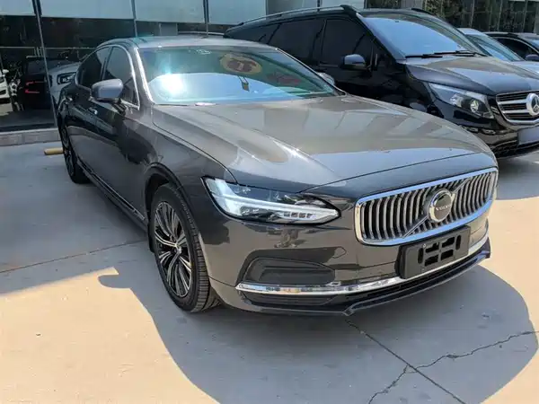 Volvo S90 2022