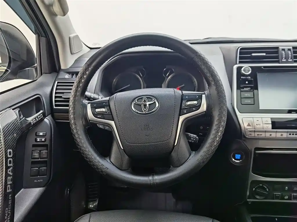 Toyota Prado 2018 — фото 11