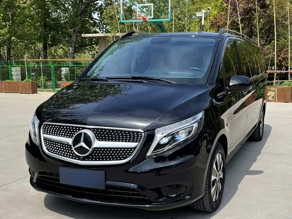 Mercedes-Benz Vito 2024 — фото 1