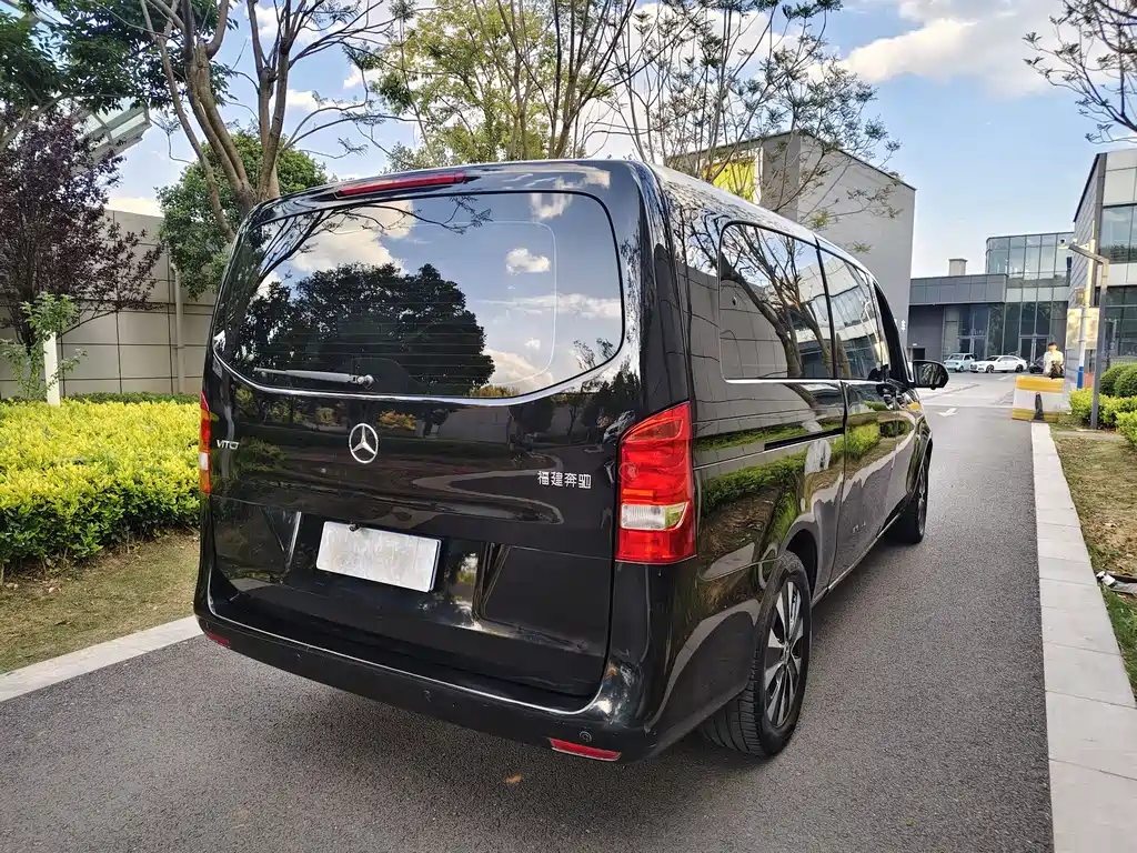 Mercedes-Benz Vito 2022 — фото 13