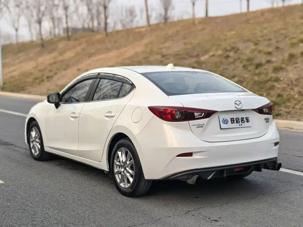 Mazda 3 Axela 2016 — фото 8