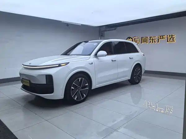 Li Auto L8 2025