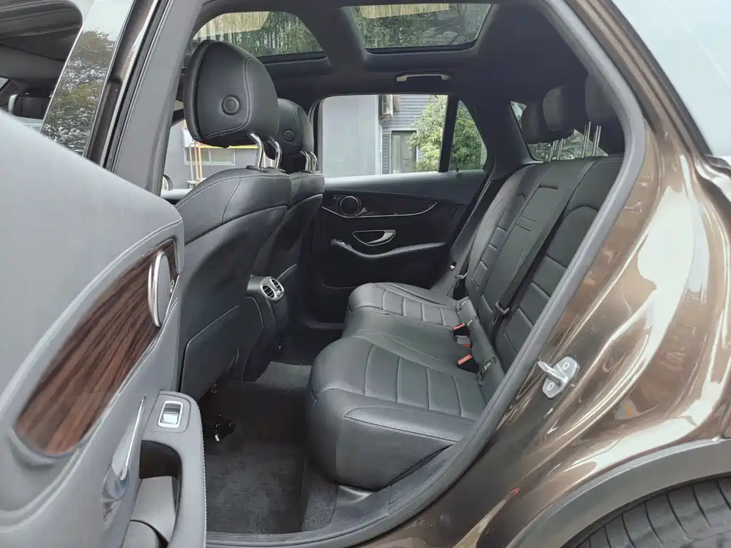 Mercedes-Benz GLC 2017 — фото 17