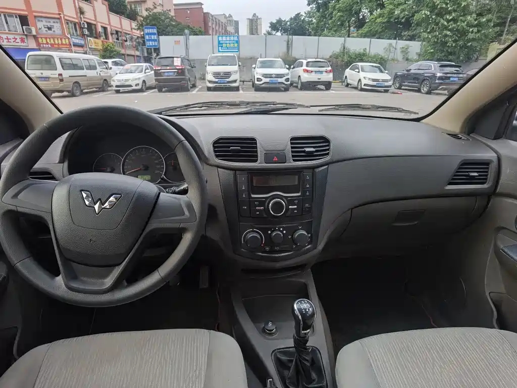 Wuling Hongguang 2018 — фото 15