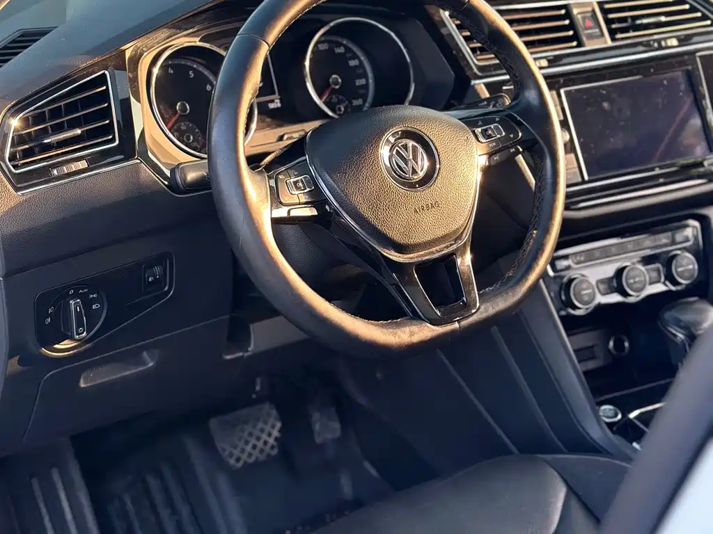 Volkswagen Tiguan L 2019 — фото 10