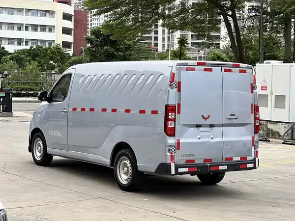 Wuling Yangguang 2025