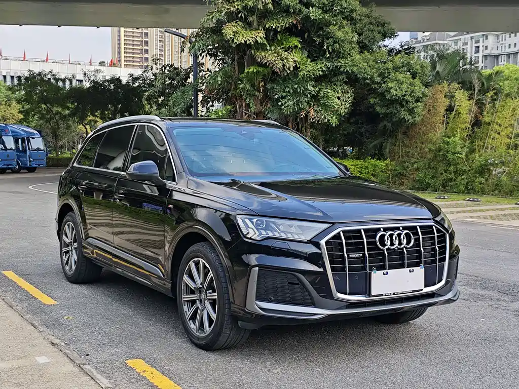 Audi Q7 2021 — фото 3